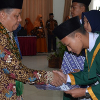 MAN 1 Kota Bengkulu Pelepasan Siswa Kelas XII dan Wisuda Tahfidzul Qur’an