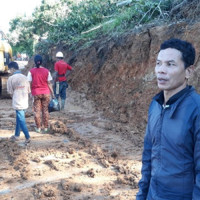 Banjir dan Longsor, KUA Merigi Sakti Bantu Warga