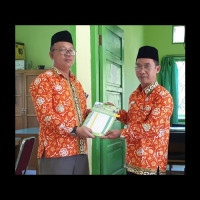 Kemenag Bengkulu Selatan Distribusikan 2000Jadwal Imsakiyah