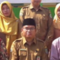 MIN 4 Tutup Akreditasi dengan Foto Bersama Asesor