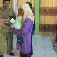 UPZ Kemenag Rejang Lebong Salurkan Zakat Fitrah