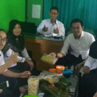 Ka.KUA Pondok Kelapa: Lebaran Bukan Lebar-lebaran