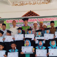 Ka. KUA Sukaraja Hadiri Wisuda Santri TPQ Nurussalam