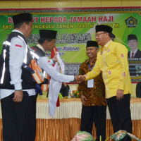 Gubernur Bersama Dirjen Haji Lepas Keberangkatan Jamaah Haji Kloter 2 Bengkulu