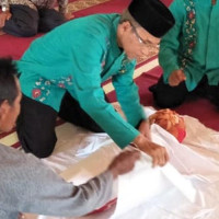 Bersama MUI, Ka. KUA Ulok Kupai Gelar Praktek Pengurusan Jenazah