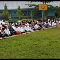 Salat Idul Adha MAN 2 Lebong, Ka.KUA Kecamatan Amen Sampaikan Khutbah