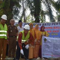 Peletakan batu pertama pembangunan gedung balai nikah dan manasik haji kec. Ipuh kabupaten Muko-Muko