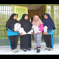 Ka.MA Baitul Makmur Beri Hadiah Peraih Juara 1 KSM Matematika