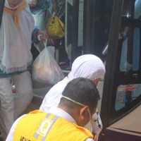 Suasana Haru Warnai Kepulangan Jamaah Haji Kaur Kloter 12