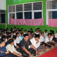 Peringati 1 Muharram MTs N 1 Lebong Gelar Mabit