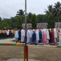 Kemarau Panjang, MTsN 1 BU Gelar Shalat Istisqo