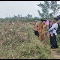 Ka.KUA Ujan Mas Kepahiang Lakuan Peninjauan Tanah Wakaf