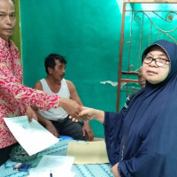 Ka KUA Kecamatan Lebong Tengah Terima  Hibah Tanah