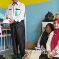 MAN 1 Lebong Ajarkan Nilai Kepedulian Melalui Donasi Untuk Penderita Usus Bocor