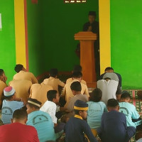 Aktifkan Kegiatan Keagamaan, Siswa MAN 2 BU Lakukan Shalat Jum’at di Masjid MAN