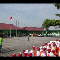 Bupati Kepahiang Menjadi Pembina Upcara di Madrasah Terpadu