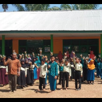 Peringati Hari Anak, MI Nurul Ulum Beri Makanan Tambahan Guna  Tingkatkan Gizi Anak