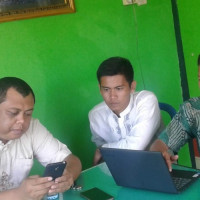 Ka.KUA Pondok Kelapa Ajari Penulisan Berita Website