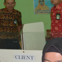 Pastikan Ujian Aman dan Terkendali Ka. Subbag TU Benteng adakan Monitoring Simulasi UNBK