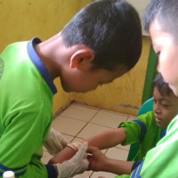 Peduli Kesehatan, Puskesmas Srikuncoro Ajarakan Dokter Kecil MI Nurul Ulum