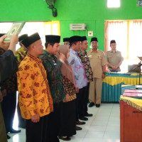 Ka. Kemenag BU Lantik 3 Kepala Madrasah dan 7 Kepala KUA