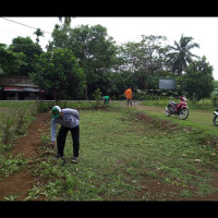 Awal Tahun 2020, KUA Padang Jaya Gotong Royong Bersihkan  Lingkungan