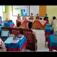 Kepala MAN 1 Kepahiang Dampingi Wali Kelas Dalam Rapat Bulanan