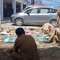 Belum Miliki Gedung Kantor Yang Layak  Ratusan Map Dokumen NR KUA Singaran Pati Rusak Diserang Rayap