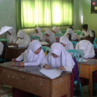 Siswa-siswi Kelas VI (Enam) MIN 2 Bengkulu Selatan Ikuti Ujian PAS