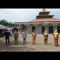 Cegah Virus Corona, Kemenag Mukomuko Penyemprotan Disinfektan di Rumah Ibadah