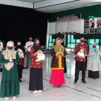 MGMP PAI SMK Kota Bengkulu Bagikan Paket Sembako