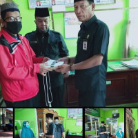 Distribusikan Buku Manasik Haji, Kakan Kemenag RL Minta Jamaah haji sabar dan ikhlas