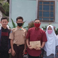 OSIS MAN 2 Kepahiang Berbagi di Masa Covid-19