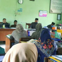 Rapat Kenaikan Kelas MTsN 2 Mukomuko Hasilkan Kesepakatan Pembagian Raport Secara Online