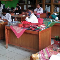 Gelar Rapat Tahun Ajaran Baru, MIN 4 Benteng Tawarkan Ortu Ambil Tugas Siswa Secara Berkala.