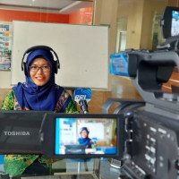 Guru MAN IC Pandu Belajar Matematika Lewat Program RRI &#039;&#039;Ibu Pertiwi Memanggil&#039;&#039;