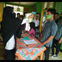 Pengenalan Peserta Didik Baru, Siswa Kelas X Mendapat Masker dan Diharuskan Cek Suhu Tubuh