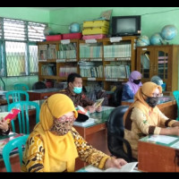 Guru-guru MIN 2 Bengkulu Selatan Awali Kegitan Dengan Tahfidzul Qur’an