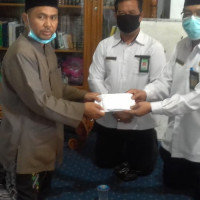 Kakan Kemenag Kota Bengkulu Kembali Kunjungi dan Beri Bantuan Santri Keracunan