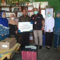 MI Darussalam Benteng Terima Bantuan Pendidikan dari Bank Indonesia