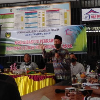 Kepala KUA Pino Sampaikan  Materi Cegah Nikah Dini