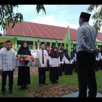 Lantik Pengurus OSIS MAN 1 Kepahiang, Kamad : Ciptakan OSIS Yang Kreatif