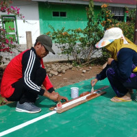 Gotong Royong Bersihkan Lingkungan, Ka.MIS Lebong Tambang : Melahirkan Generasi Yang Sehat Aman