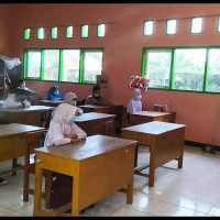 KBM Tatap Muka Perdana, Siswa MIN 1 Kota Bengkulu Antusias ke Sekolah