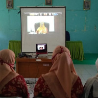 Ikuti Webinar Secara Virtual, DWP Kemenag Kaur Belajar Membangun Komunikasi Antara Orang Tua dan Anak