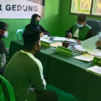 Umumkan Hasil Sidang Isbat, 4 pasangan Suami Istri di KUA Kecamatan Kinal Mendapatkan Buku Nikah