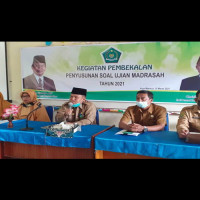 Pembekalan Penyusunan Soal Ujian Semester, Ka. Kan Kemenag BU Harap Output Madrasah Berkualitas