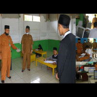 Tinjau Ujian Sekolah TP 2020/2021 Ka.Kan Kemenag BU: ”Alhamdulillah, Semuanya Berjalan Lancar”