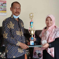 Siswi MTsN 2 Mukomuko Juara 1 Lomba Pidato Tingkat MTs dan SMP IT Se-Provinsi Bengkulu