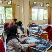 Tingkatkan Kompetensi , Guru  MTs N 1 Kota Bengkulu Ikuti Sosialisasi Platform ALEF